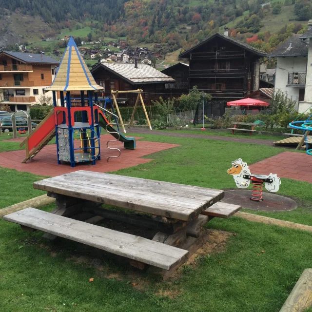 Place De Jeux Verger De La Cure